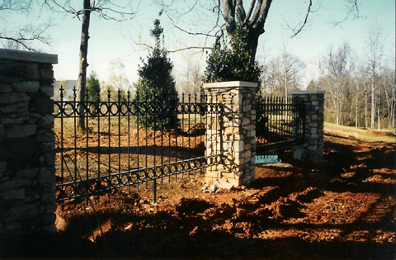 Circle Double Bar + Spears